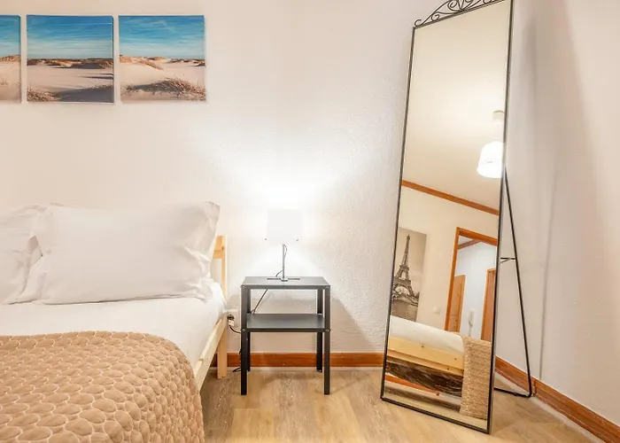 Sunny Flat 5min Stroll To The Apartman