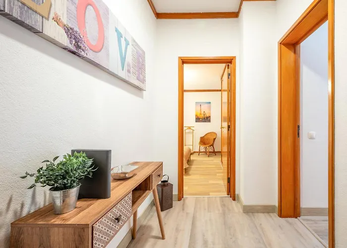 Sunny Flat 5min Stroll To The Apartman