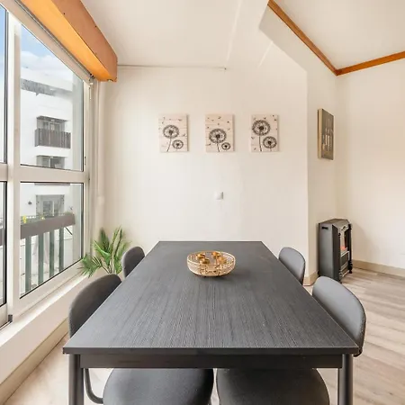 Sunny Flat 5min Stroll To The Cascais